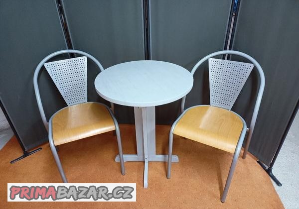 prodam-hezkou-sestavu-stolku-s-kresilky