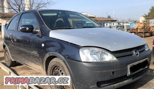Opel Corsa C světlo zrcátko dveře kapota nárazník