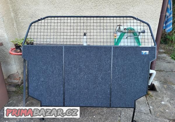 Volkswagen Transporter T5 dělící přepážka