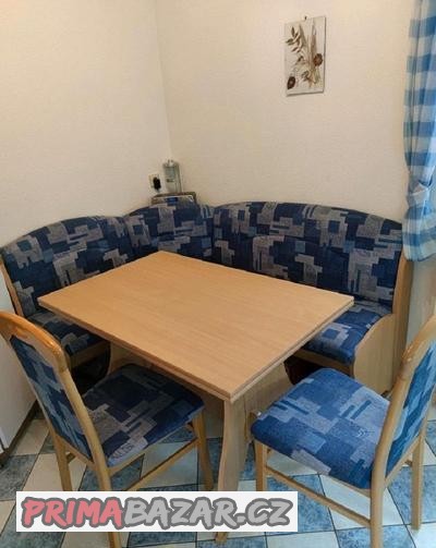 lavice-rohova-drevena-jidelni-stul-a-2-zidle