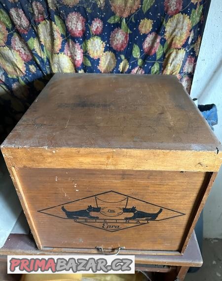 prodam-starou-skrinku