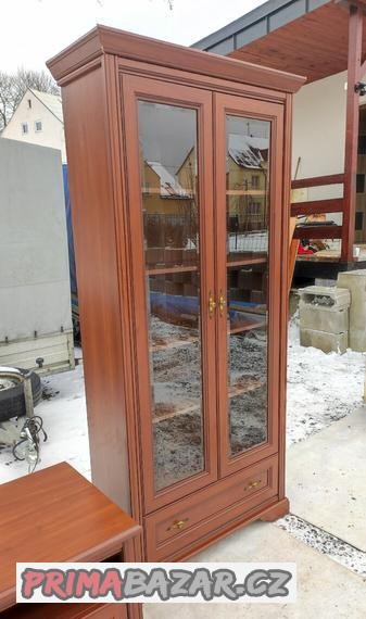 skrinka-vitrina-93-x-37cm-vyska-202cm