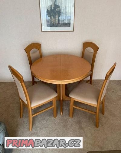 jidelni-kulaty-stul-rozkladaci-na-oval-a-4-zidle