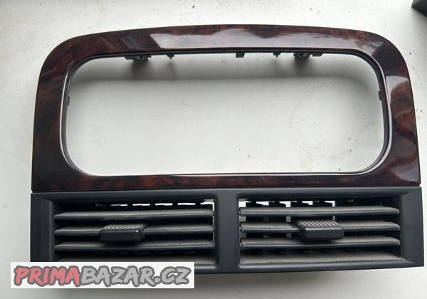 Rámeček Jeep WJ