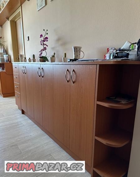 kuchynska-protilinka-skrinka-a-police