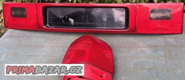 Zadní pravé světlo + lišta na zadní dveře, Volkswagen Sharan