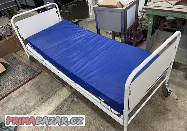 nemocnicni-polohovaci-postel
