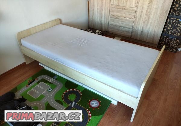 postel-z-masivu-200x90-cm-rost-mozno-i-matrace