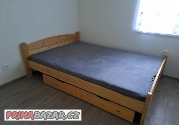 postel-z-masivu-200-140