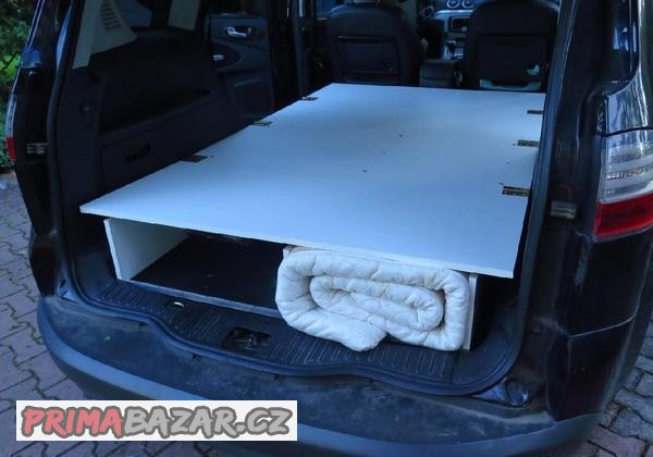 Vestavba na spaní- Ford SMax