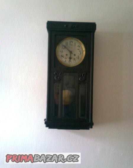 hodiny-a-lustr-z-50-let