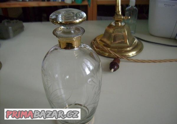 pozlacena-brousena-karafa