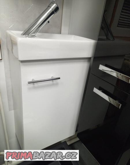koupelnova-skrinka-s-umyvadlem-40-cm