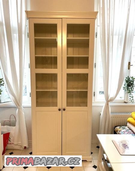 skrin-vitrina-liatorp