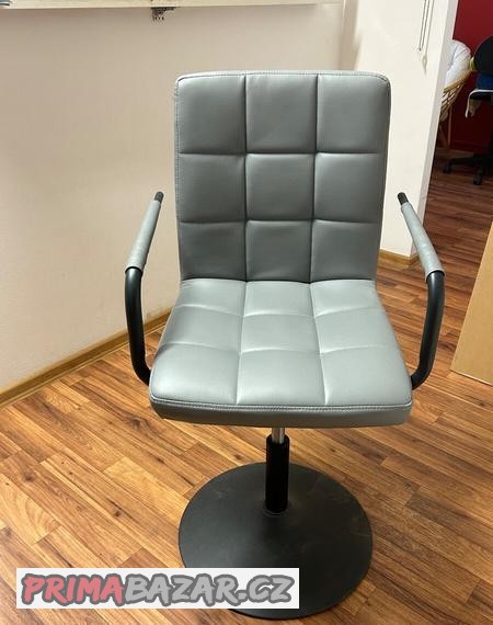 Koženková otočná židle