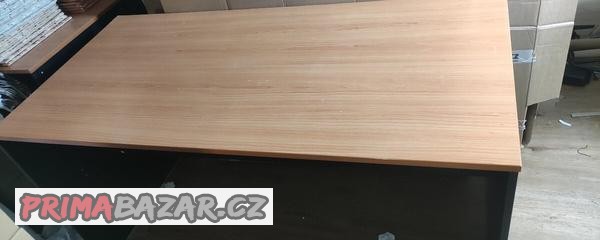 Kancelářský stůl