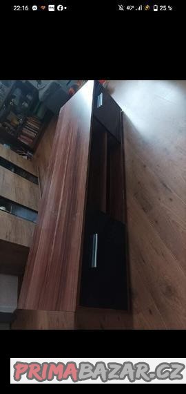 skrinka-pod-tv