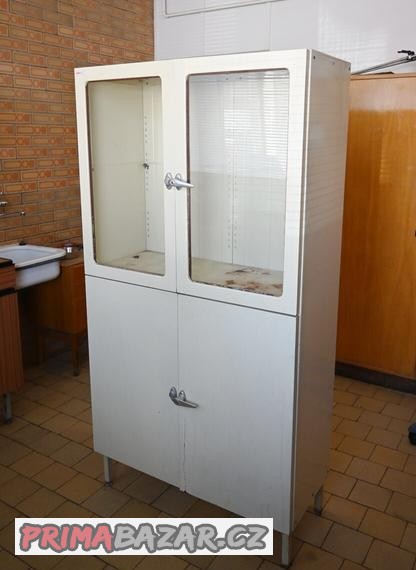 plechove-zdravotnicke-skrine