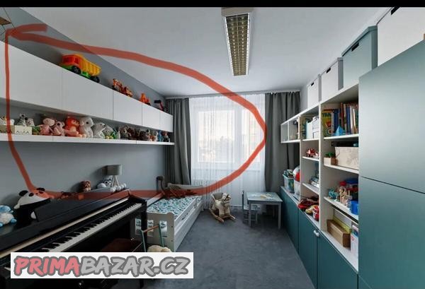 skrinky-ikea-besta-a-police-lack