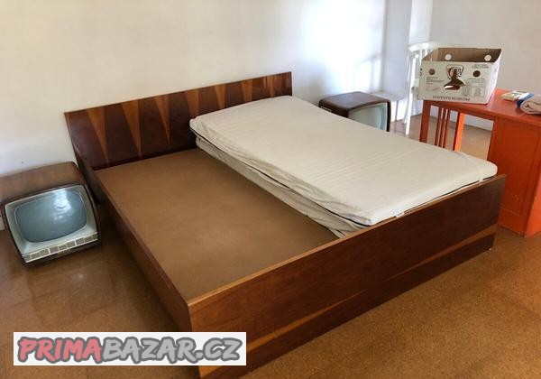 postel-dyhovana-60-leta