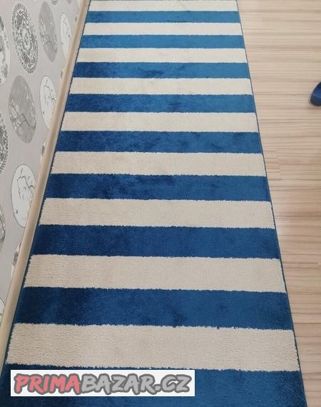 moderni-koberec-modro-bila-super-stav
