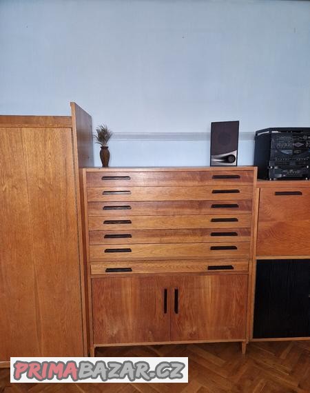 Skrinka s supletama na zahradu