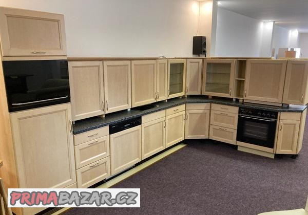 zadano-kuchynska-linka-masiv