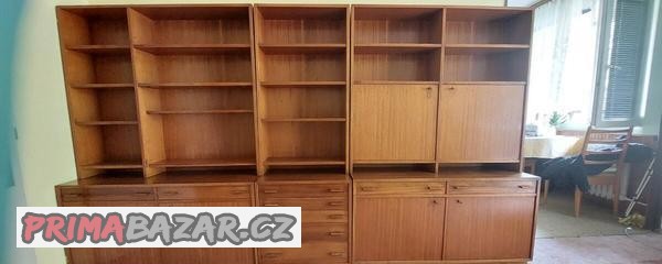 Mahagon stěna zakázková práce