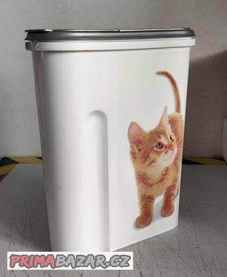 doza-na-kocici-zradlo-4-5-litru