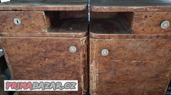dva-nocni-stolky-z-30-let-20-stoleti