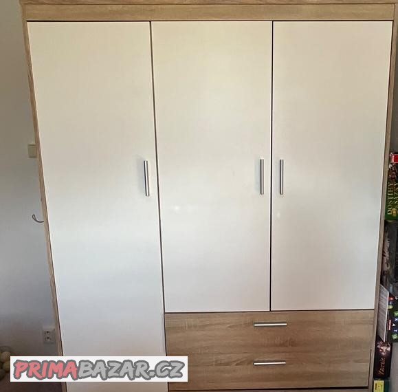 satni-skrin-koupena-v-jysku