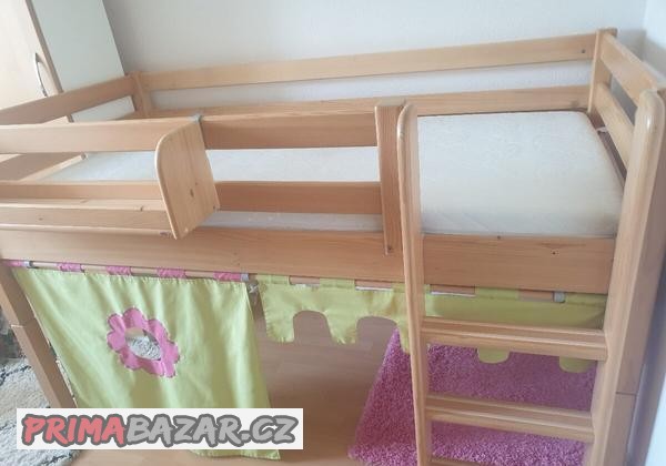 postel-zvysena-domestav