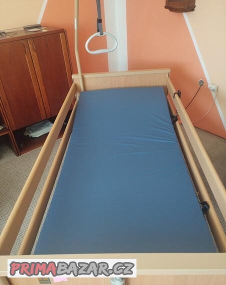 zdravotni-polohovaci-postel