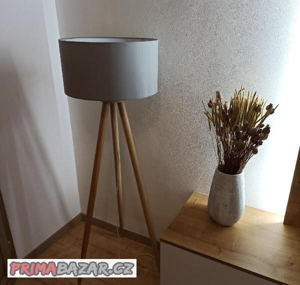 stojaci-lampa-nitra-nyni-sleva
