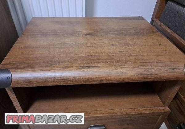 nocni-stolek-indiana