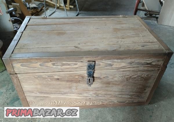 stara-drevena-truhla