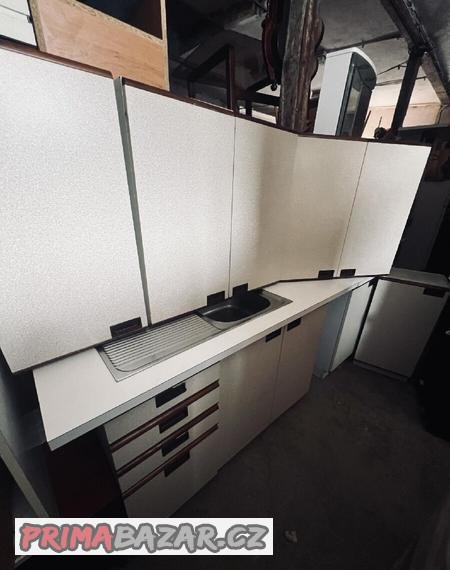 kuchynska-linka-s-drezem