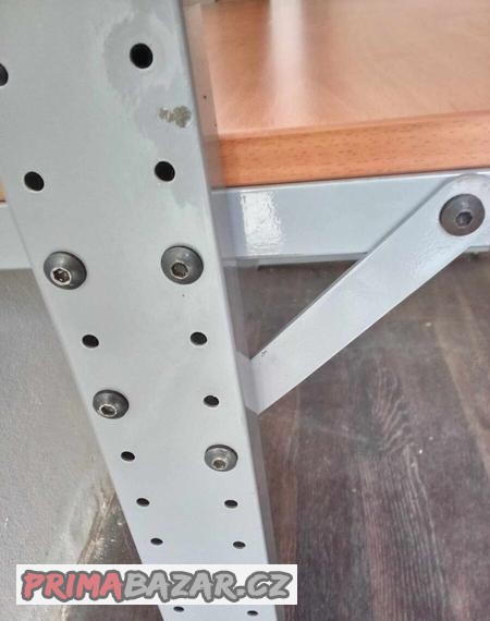 Kancelářský polohovatelný stůl s policí