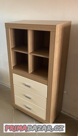 Skříňka se zásuvkami