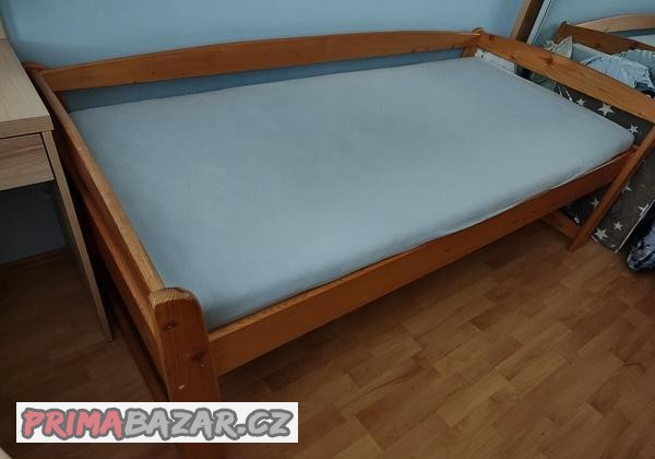 prodej-postel-z-masivu-ze-smrku