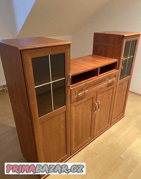 skrinka-pod-tv