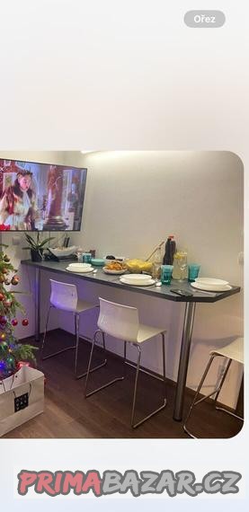 barovy-stul-s-zidlemi