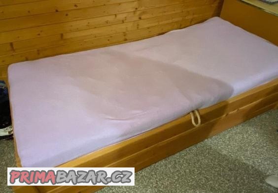 postele-z-masivu
