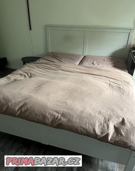 postel-ikea-vcetne-matraci-a-rostu