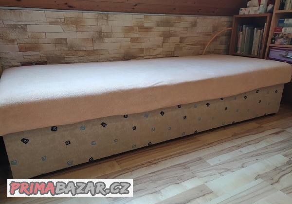 valenda-pruzinova-s-uloznym-prostorem