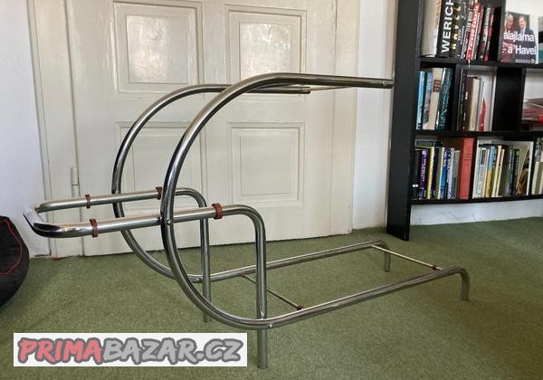 stojan-na-kvetiny-chrom