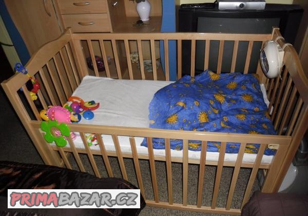 detska-drevena-postylka-s-matraci