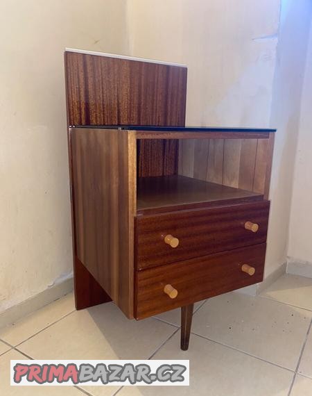 retro-nocni-stolek-se-supliky-mojmir-pozar-60-leta