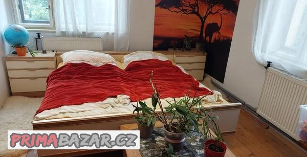 manzelska-postel-matrace-nocnimi-stolky-za-odvoz