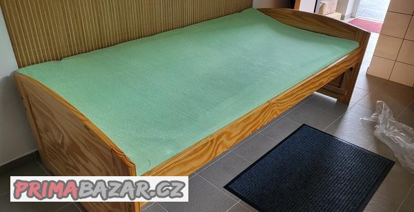 postel-s-rostem-a-matraci